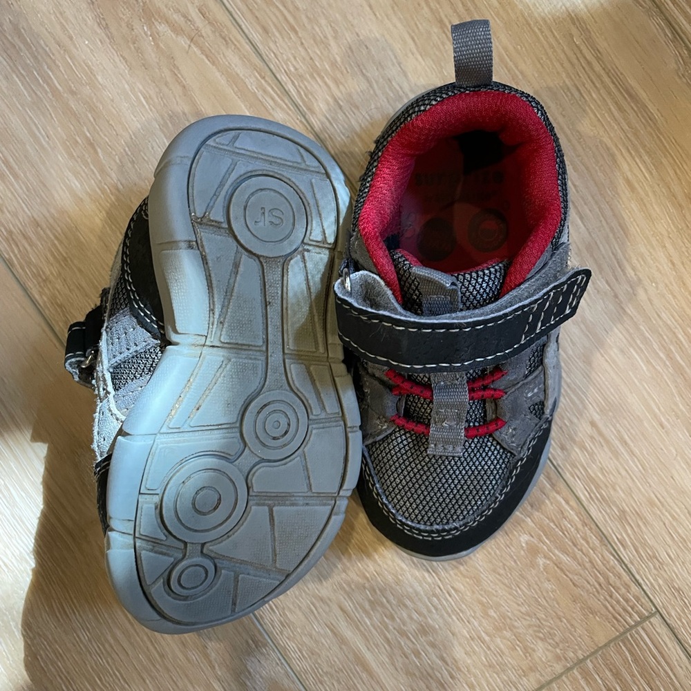 Stride Rite - size 6C - Picture 4 of 4